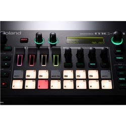 ROLAND MC-101 - ROLAND