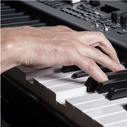 TECLADO YAMAHA YC-88 - YAMAHA